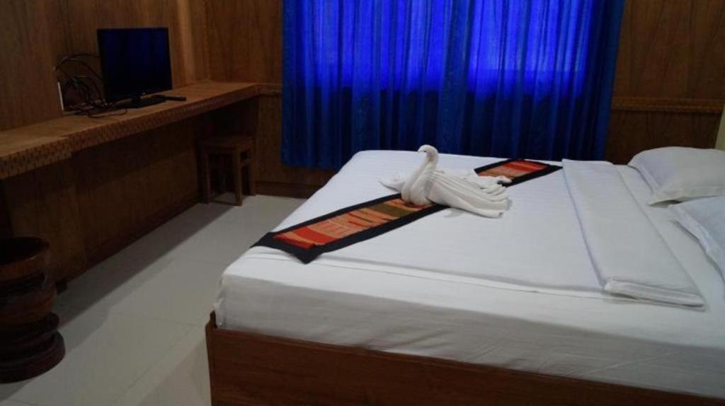 Lankham Hotel Pakse Buitenkant foto