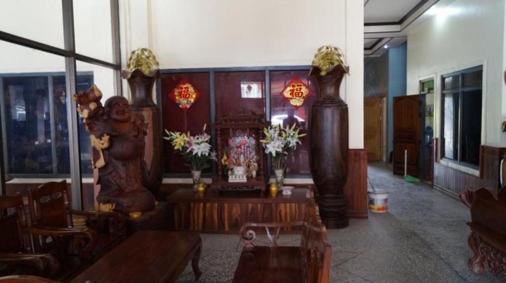 Lankham Hotel Pakse Buitenkant foto