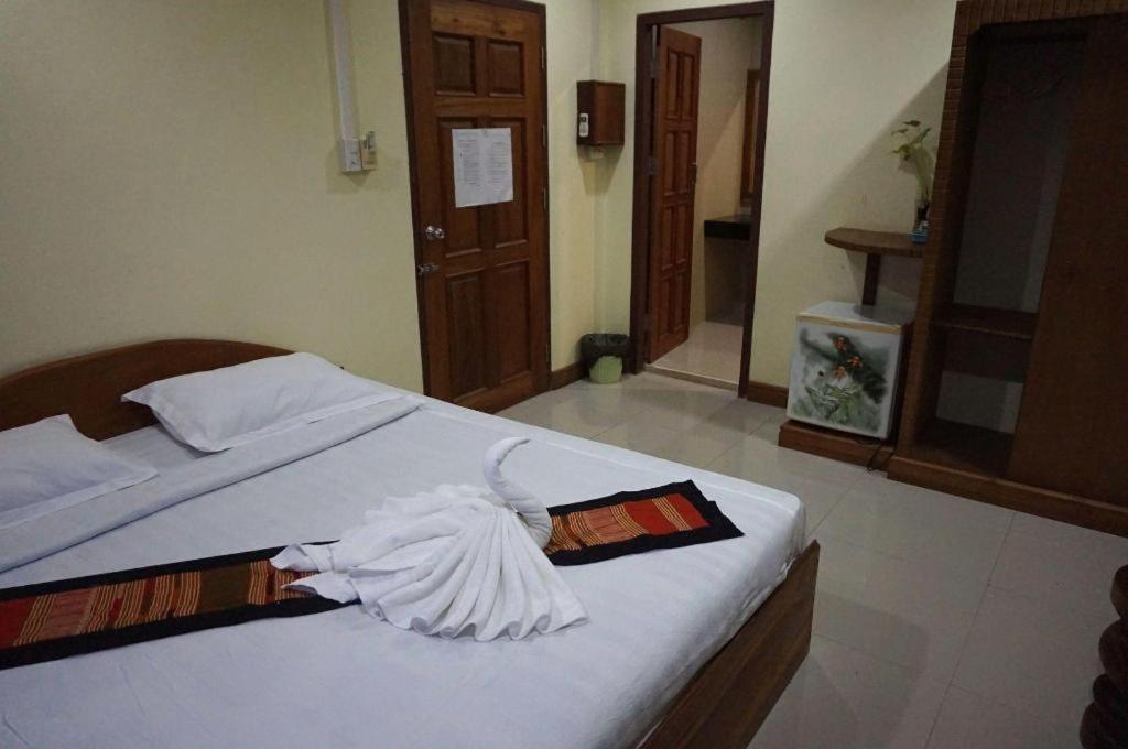 Lankham Hotel Pakse Buitenkant foto