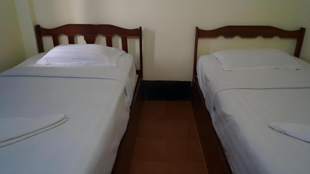 Lankham Hotel Pakse Buitenkant foto