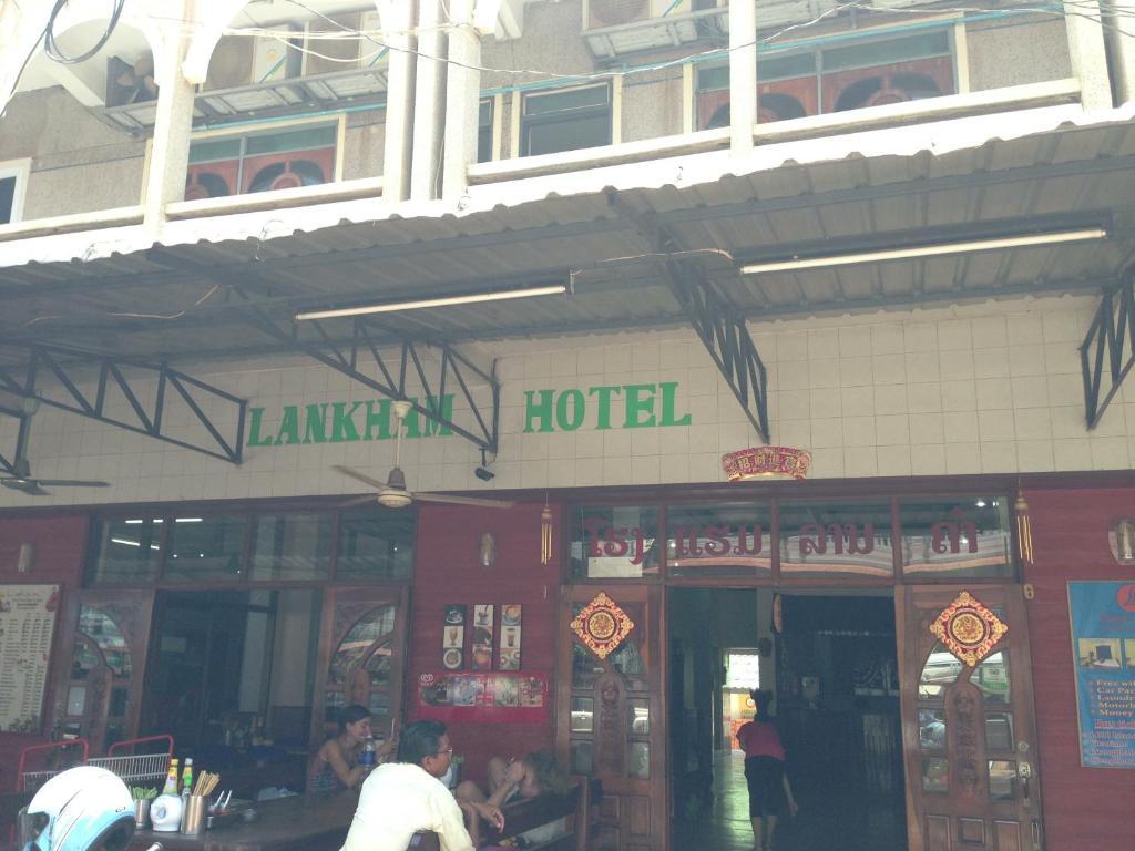 Lankham Hotel Pakse Buitenkant foto